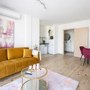  Apartman Need In Bp - Garage, Terraces, Aircon